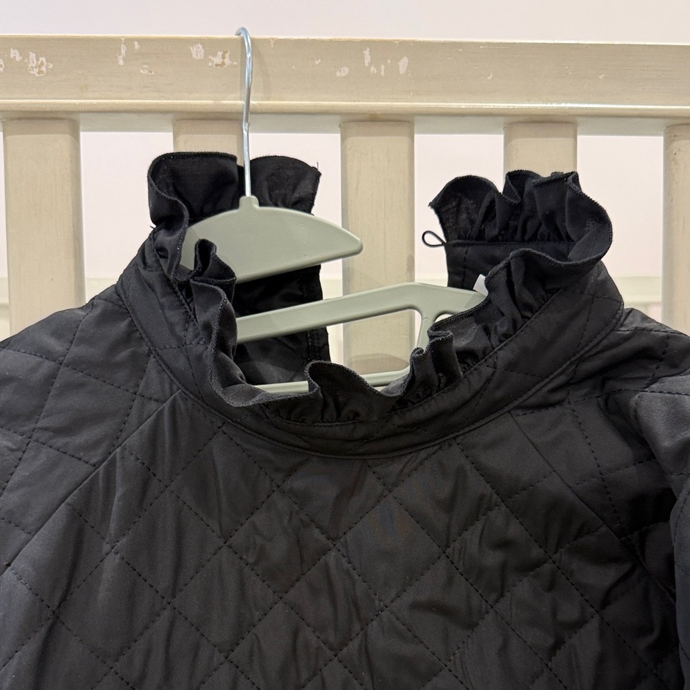 Elegant Black Quilted Dress - Picture 5 of 10